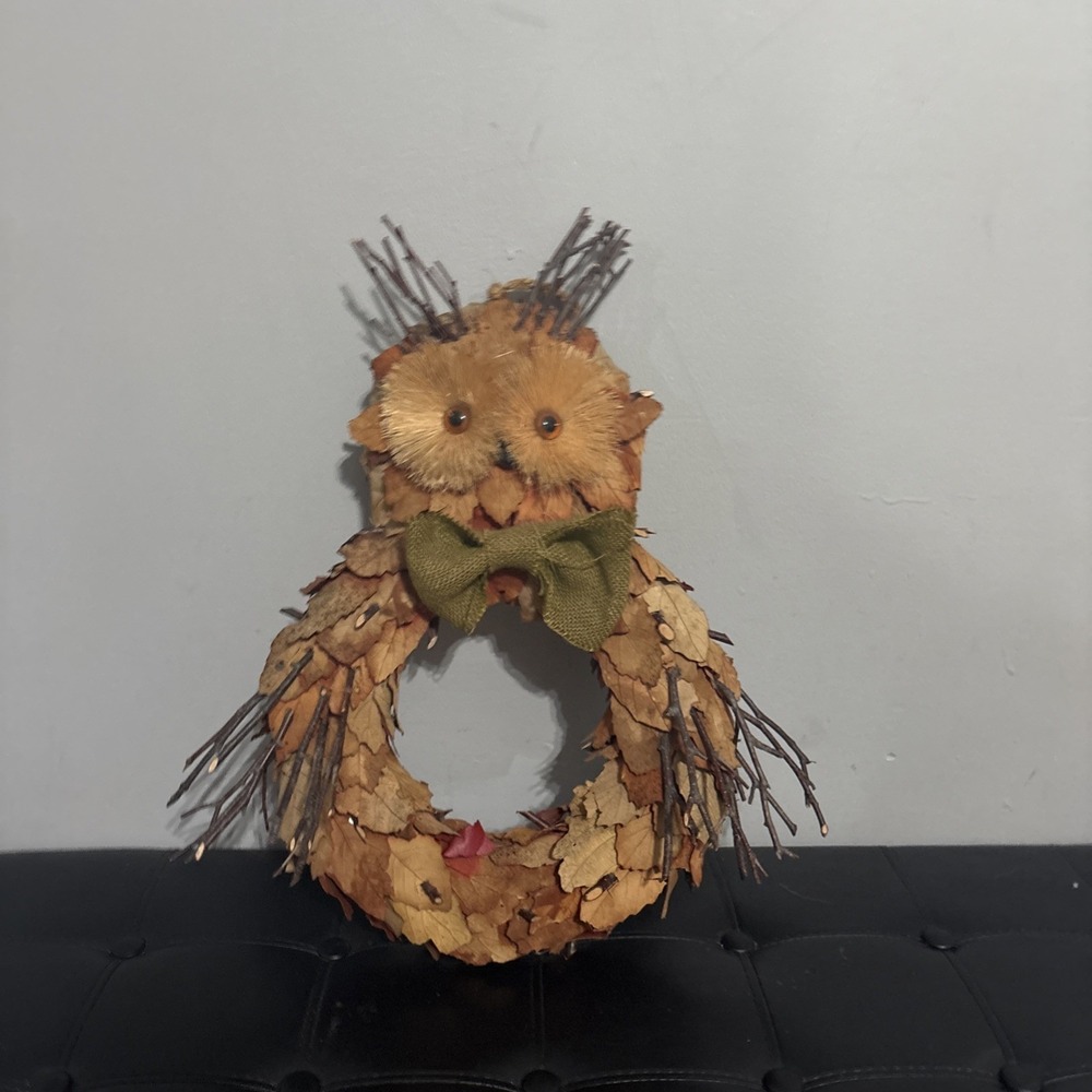 Woodland‎ Creek Wooden Owl Shaped Wreath Decor Door Hanger Leaves
